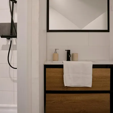 דירה Ng Suitehome - Lille I Centre I College - Netflix - Wifi רובייש